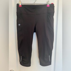 Athleta Womens Small Cropped Leggings Black Athletic Pants Knee Length Capri